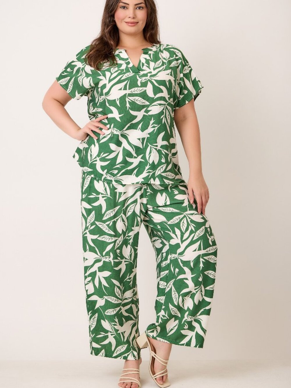 Plus Green Leaf Print Short Sleeve V Neck Pantsuit